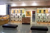 箱包鞋帽展柜3